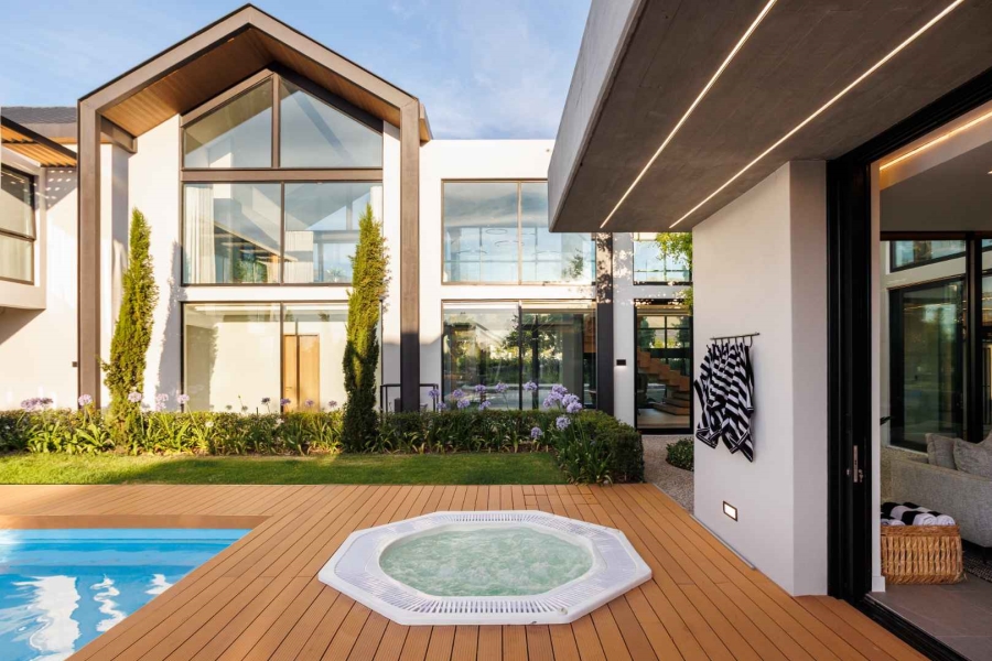 7 Bedroom Property for Sale in Val De Vie Estate Western Cape